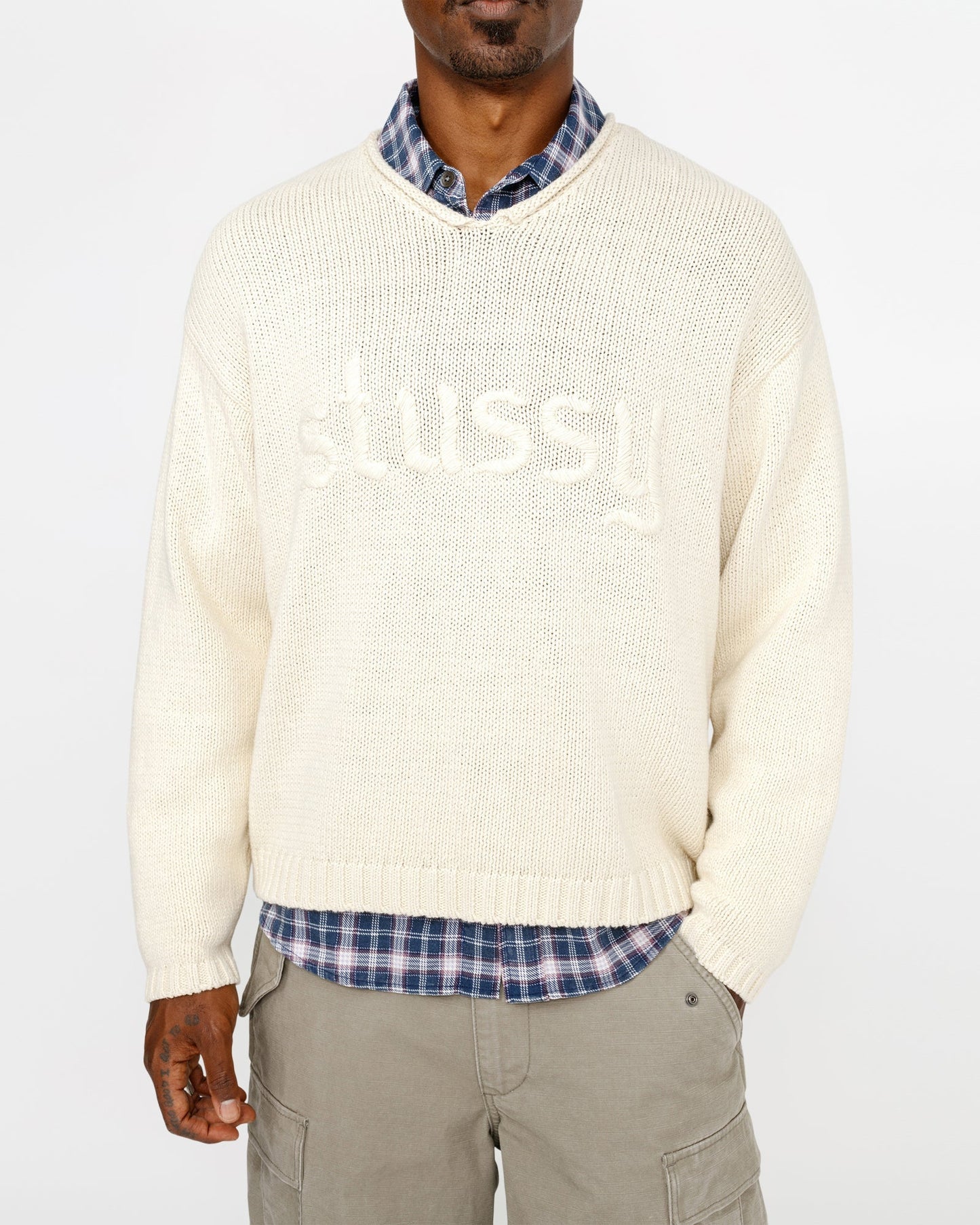 PULL COL V LOGO BRODÉ