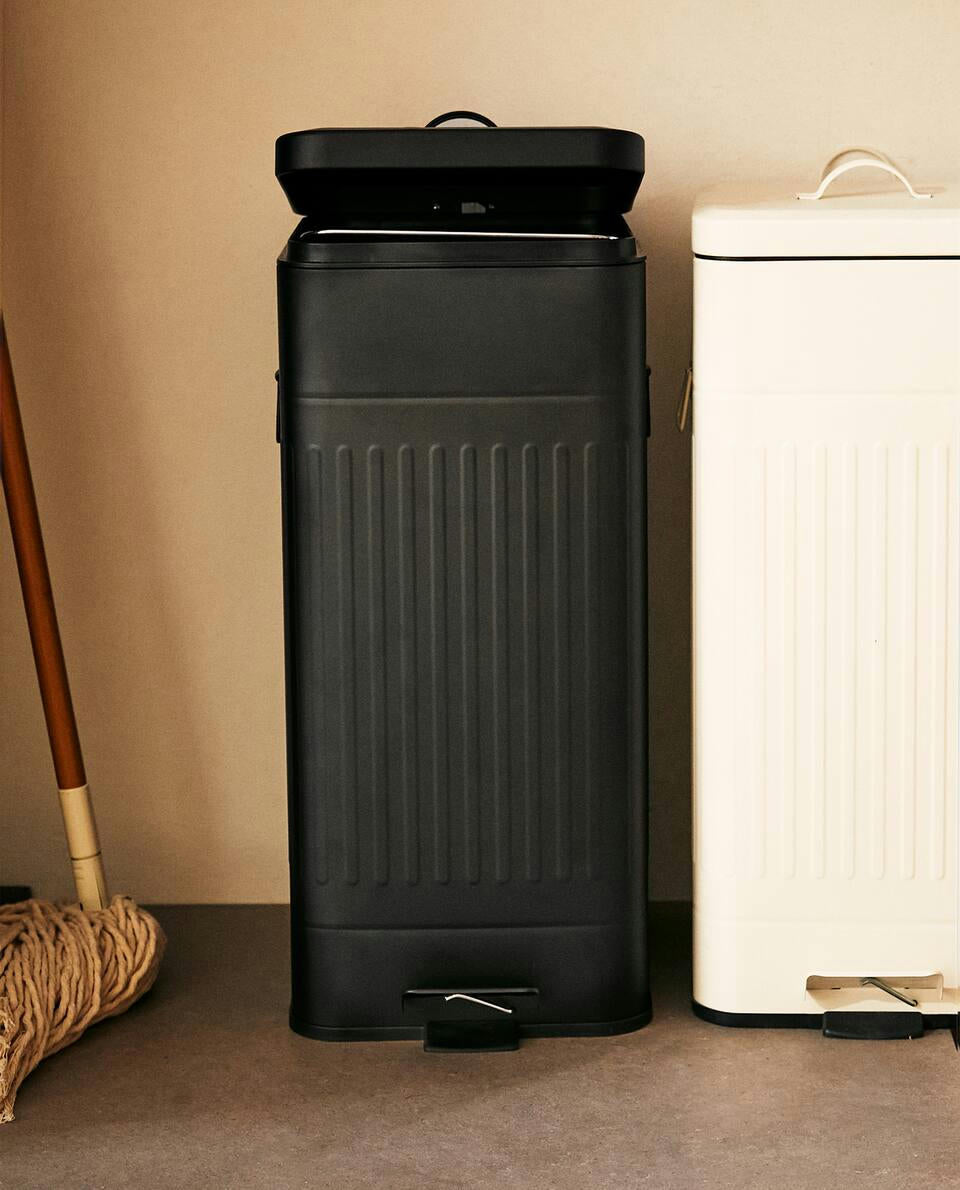 KITCHEN BIN